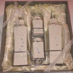 Oil, vinegar, salt and pepper set